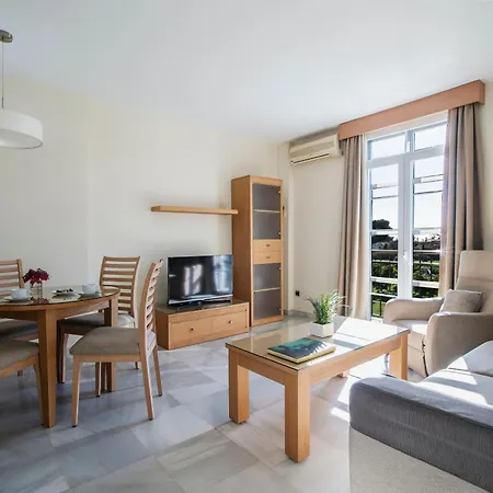 Macdonald Villacana * Estepona