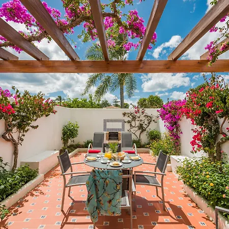 Macdonald Villacana * Estepona