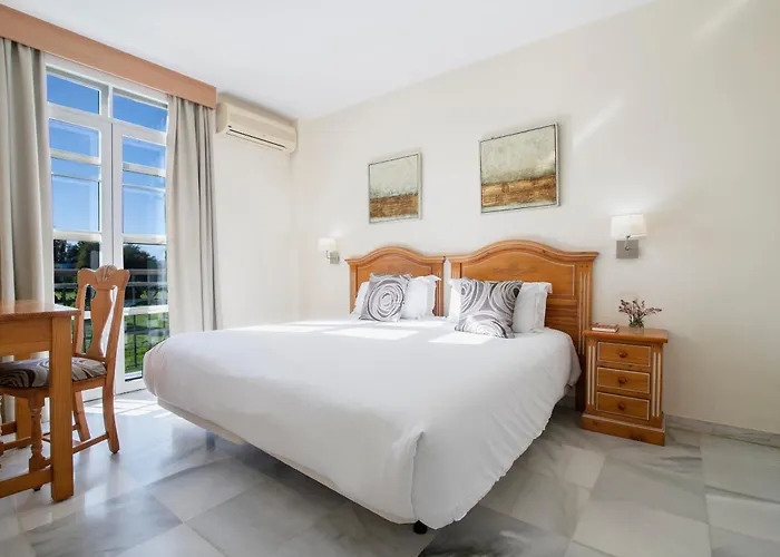 Macdonald Villacana *