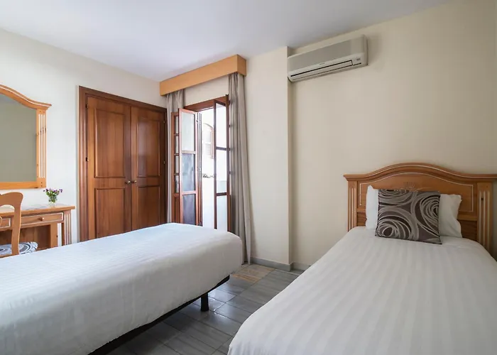 Macdonald Villacana *