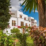 Macdonald Villacana * Estepona