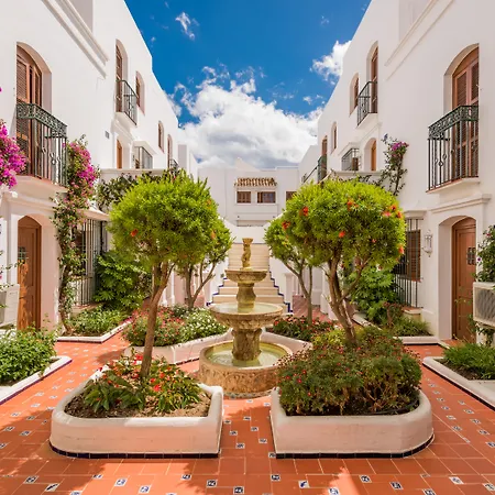 Macdonald Villacana Apartman Estepona