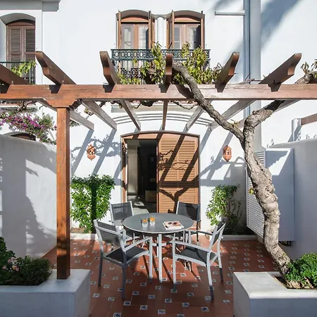 Macdonald Villacana * Estepona