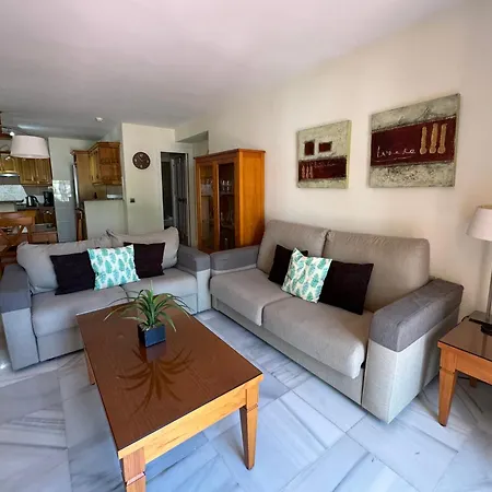 Macdonald Villacana * Estepona