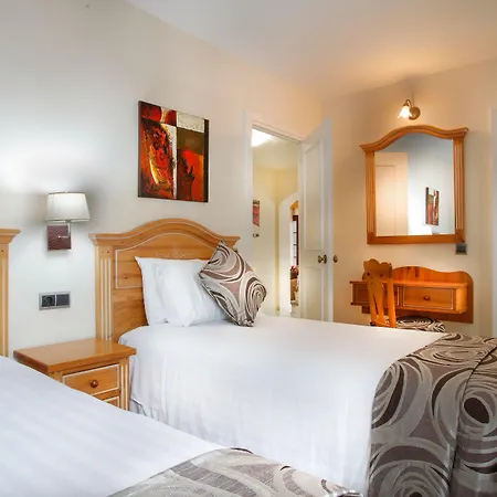 Macdonald Villacana Эстепона