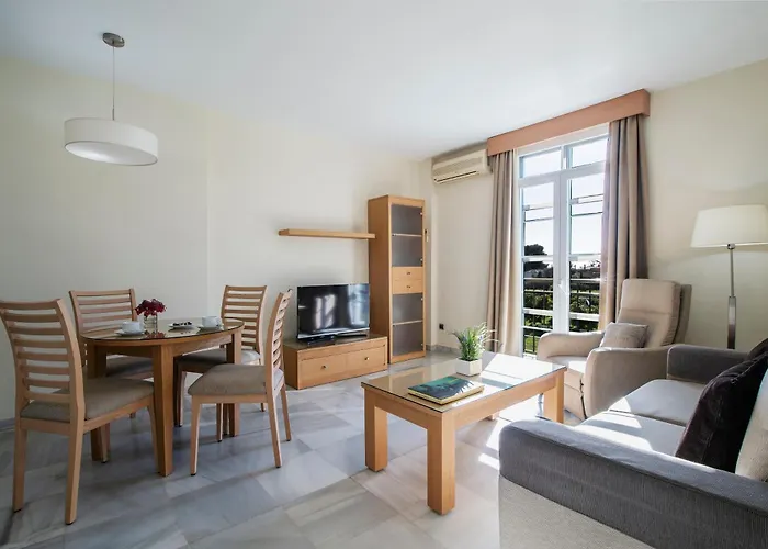 Macdonald Villacana * Estepona