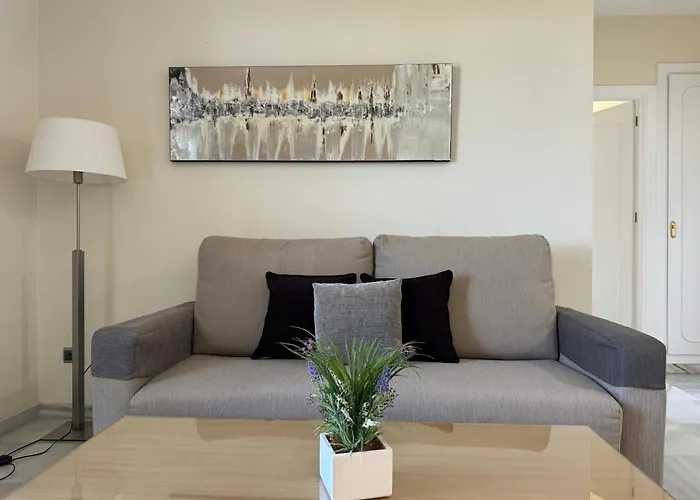 Macdonald Villacana * Estepona